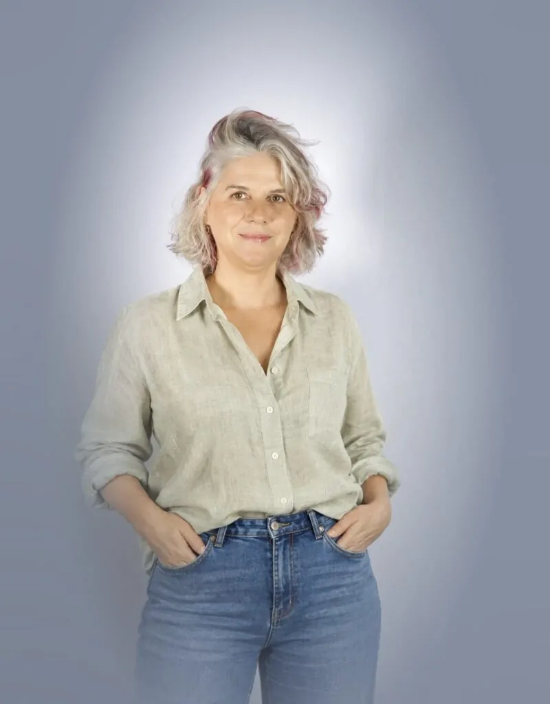 ויקי בר, מייסדת אינסייד אאוט